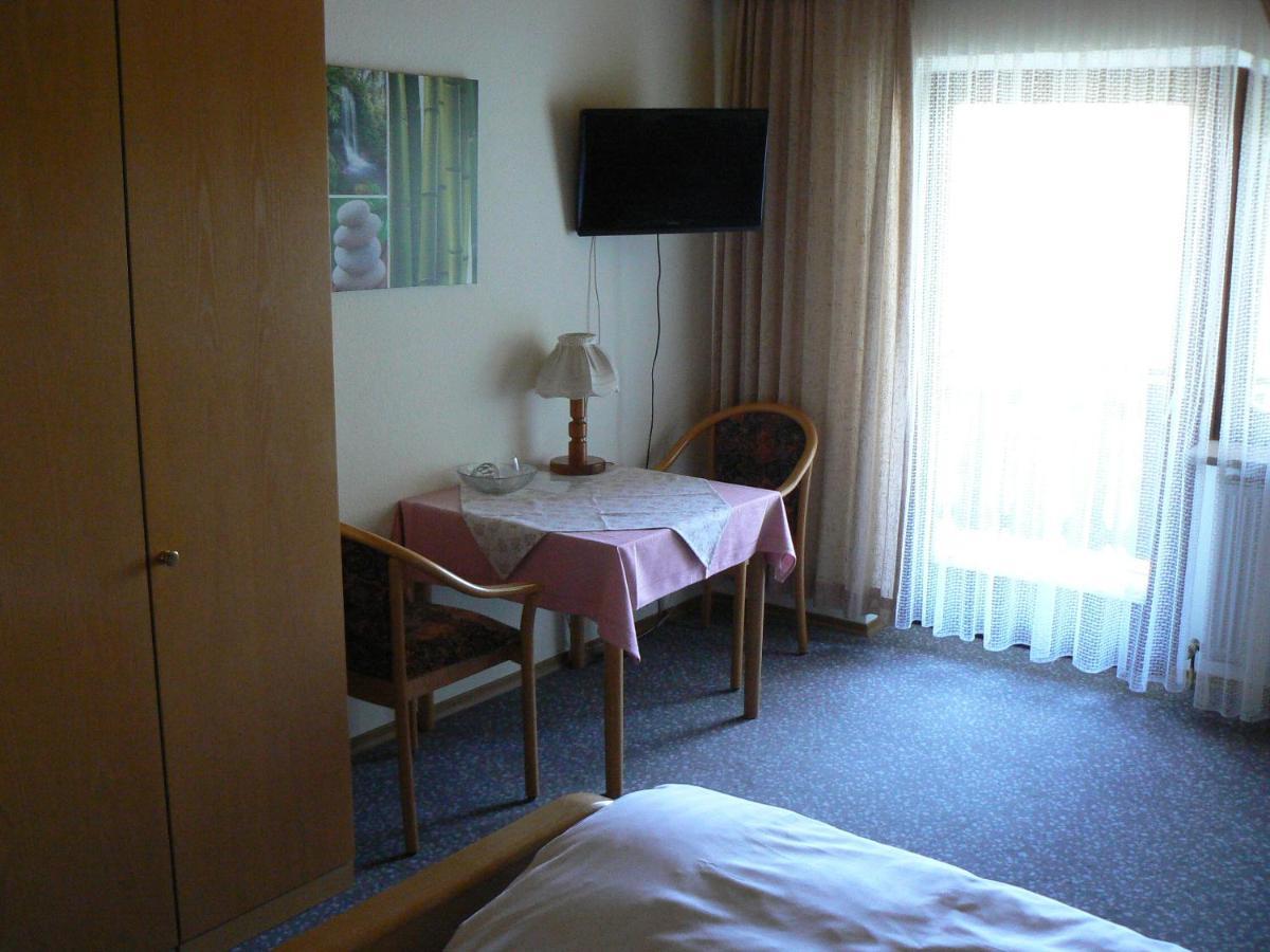 Hôtel Haus Evelyn / Haus Heidemarie à Bad Füssing Chambre photo
