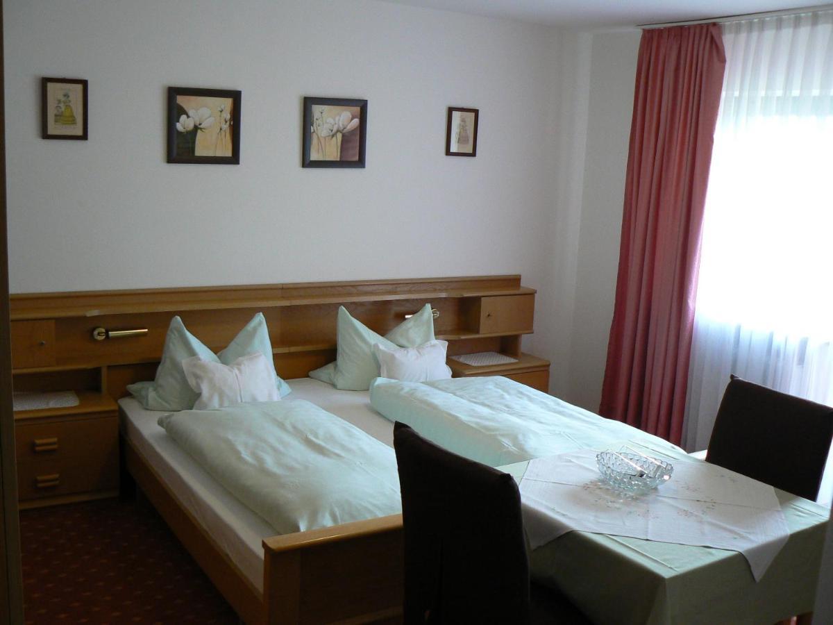 Hôtel Haus Evelyn / Haus Heidemarie à Bad Füssing Chambre photo