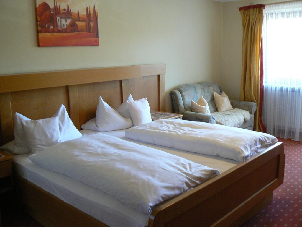 Hôtel Haus Evelyn / Haus Heidemarie à Bad Füssing Chambre photo